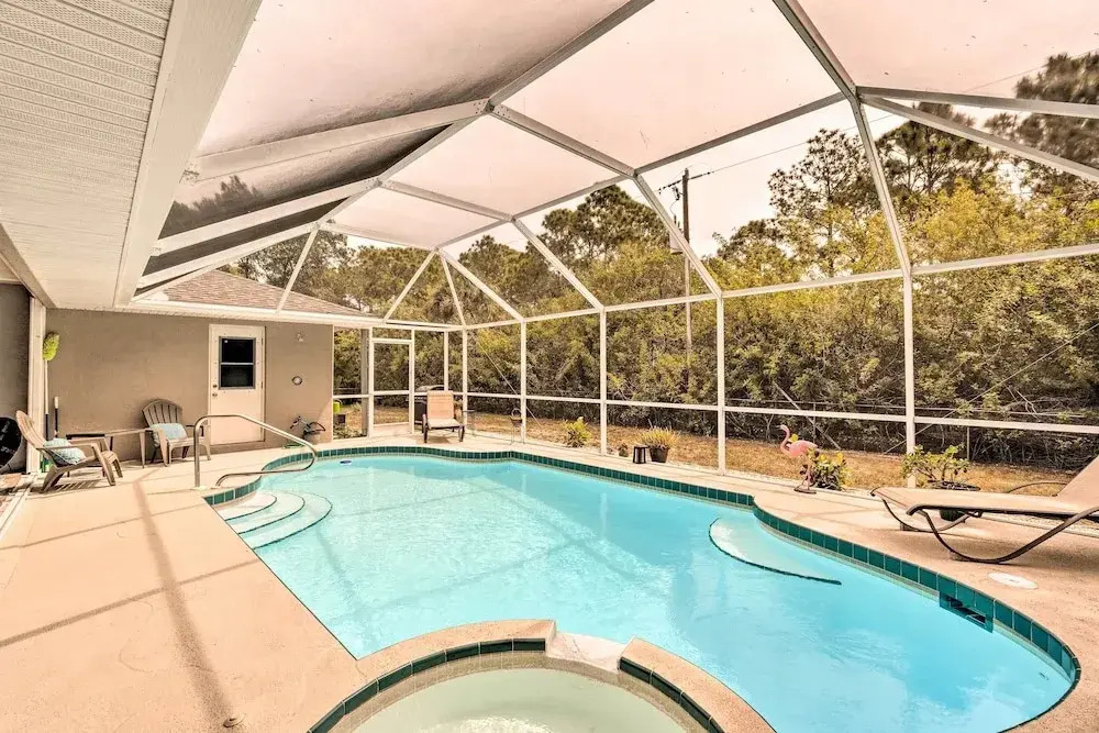 Englewood Escape w/ Pool ~ 6 Mi to Beaches!
