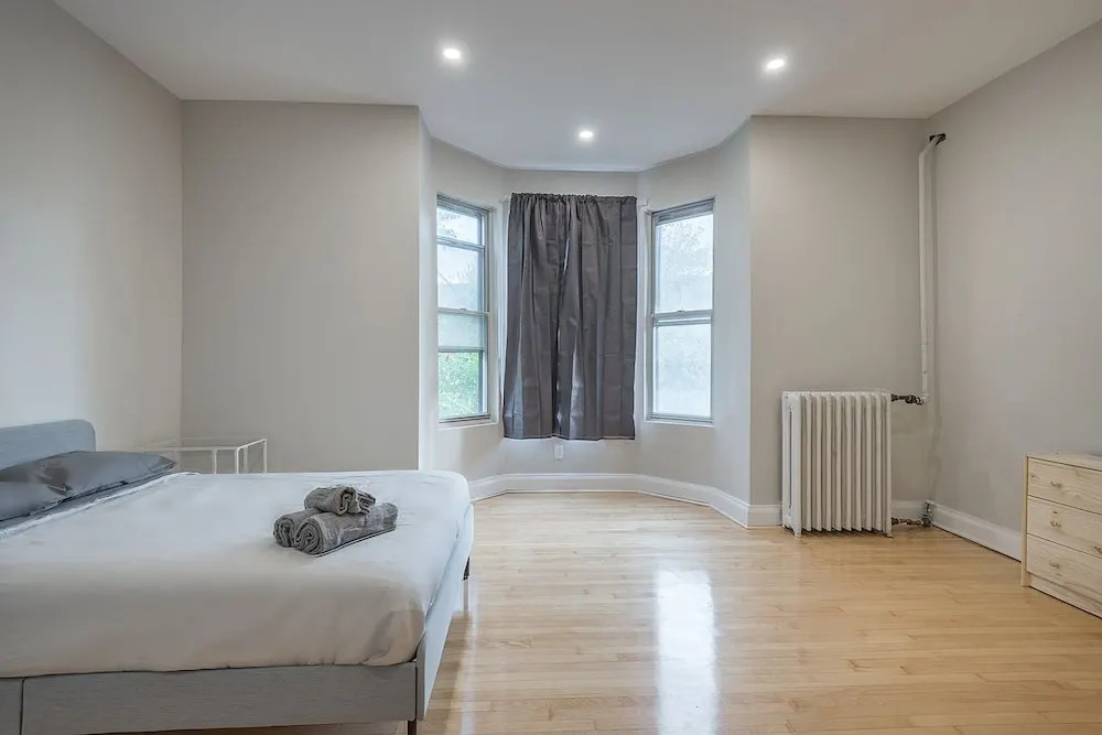 Beautiful 5BR in the HEART of Mile-End