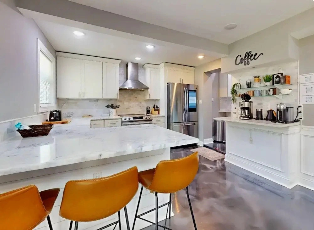 Spacious Dog-friendly House Near Beaches, Historic Downtown W/beach Access
