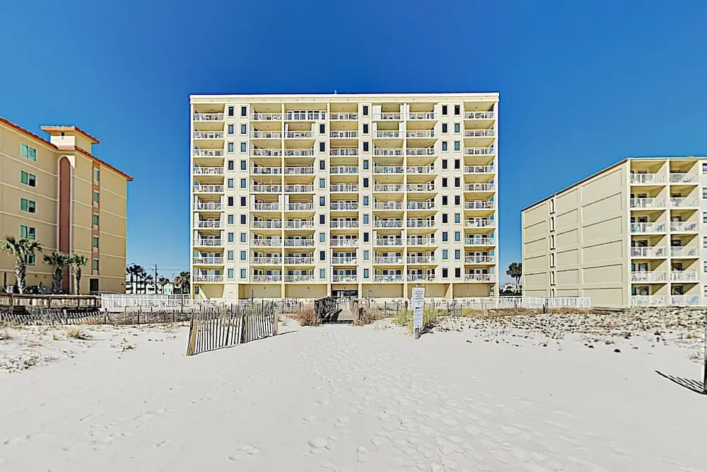 Walk Everywhere! Charming Gulf-view W/ Pool 2 Bedroom Condo