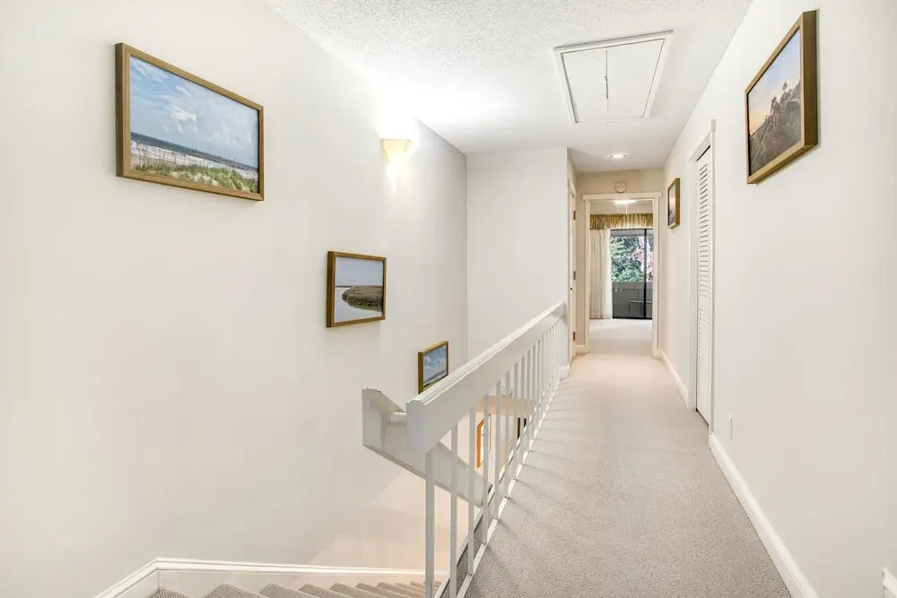 Wonderful Home Close to Everything W/shared Pool, Free Wifi, Central AC