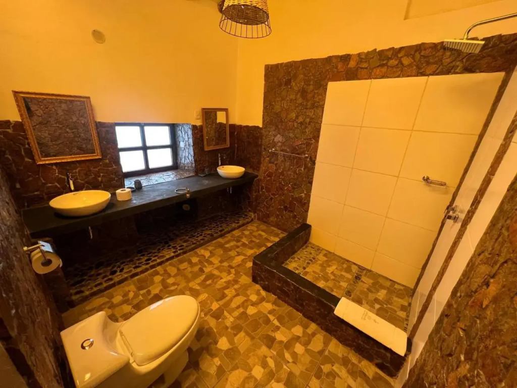 Los Pinos Lodge