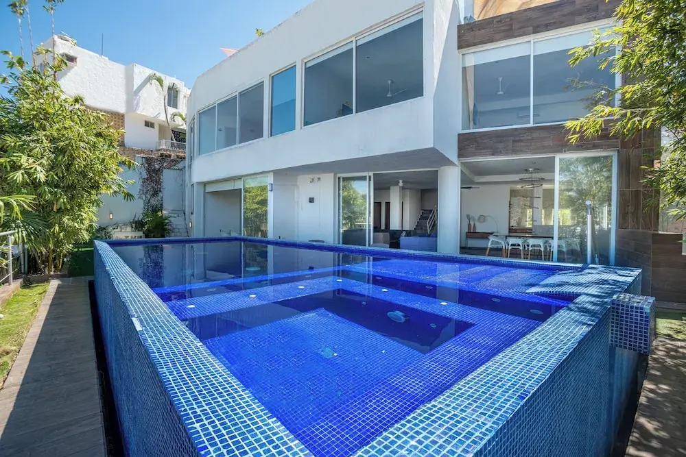 LUXO Villa Acapulco Zona Brisas Guitarrón