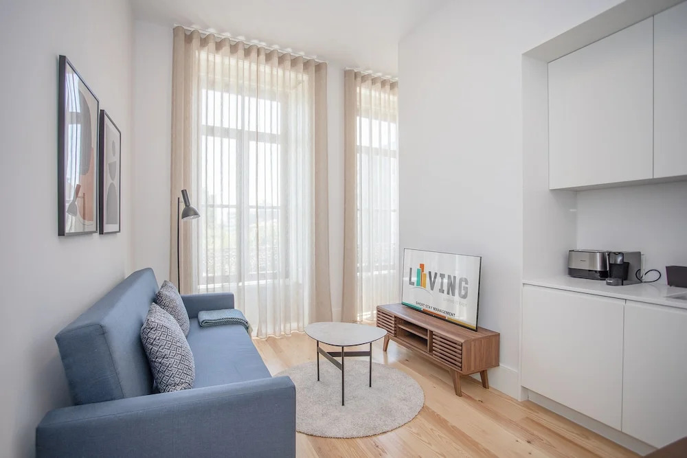 Liiiving in Porto-City View Apartment 2F
