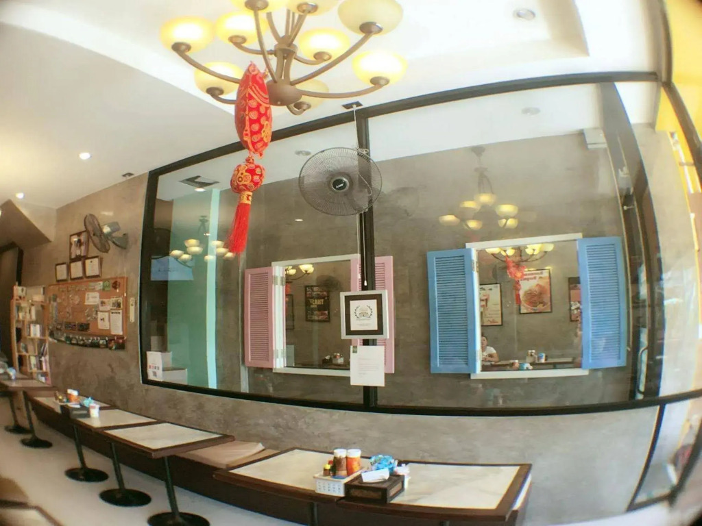 I-kroon Café & Hotel