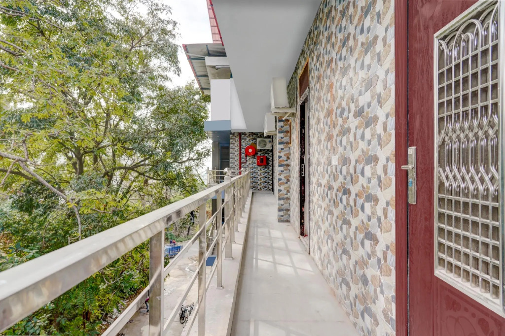 OYO Flagship 79099 Hotel Blue Sapphire Canal Road