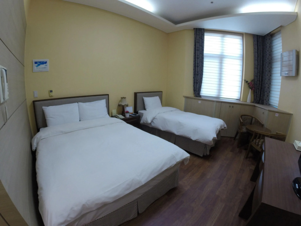 Residence & U