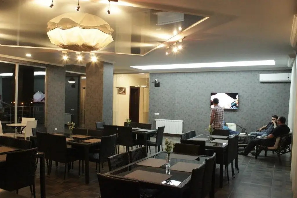 Green Hotel