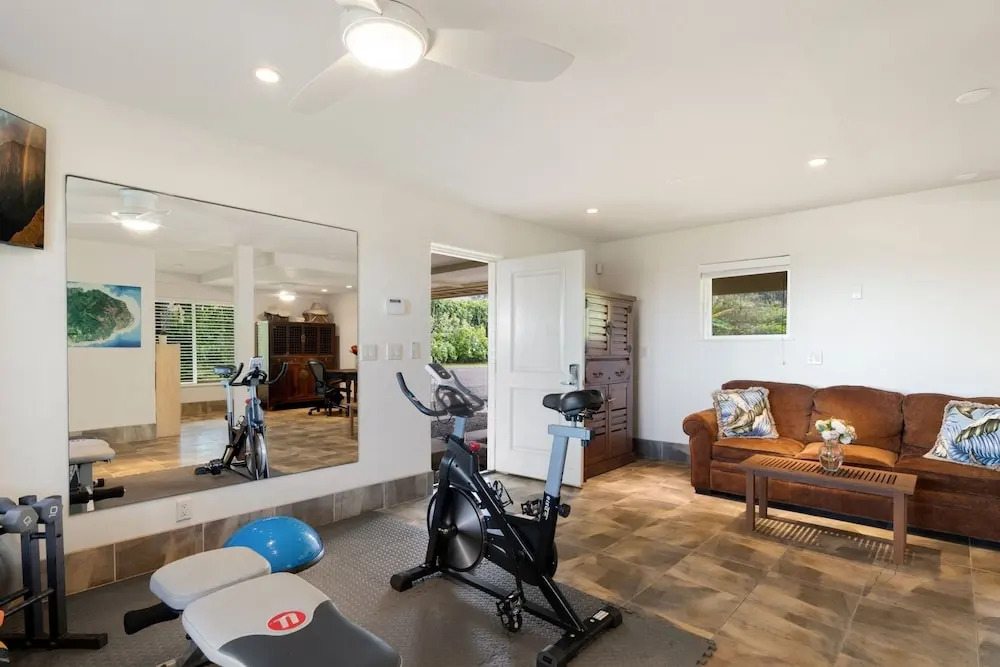 King Hale 4 Bedroom Home by RedAwning