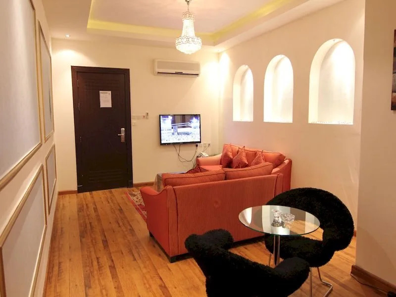 Towlan Hotel Suites 1
