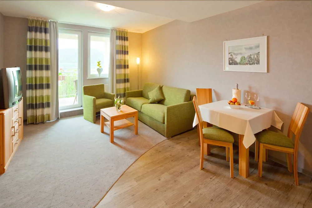 PlusNaturHotel direkt am Ederseeufer Waldhotel Wiesemann und Ferienapartments