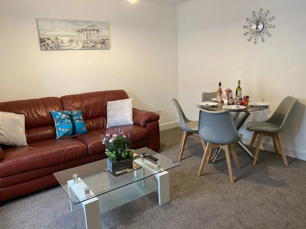 Octagon Apartment 3