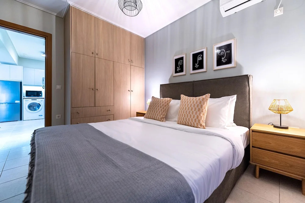 Phaedrus Living Luxury Flat Ampelokipoi