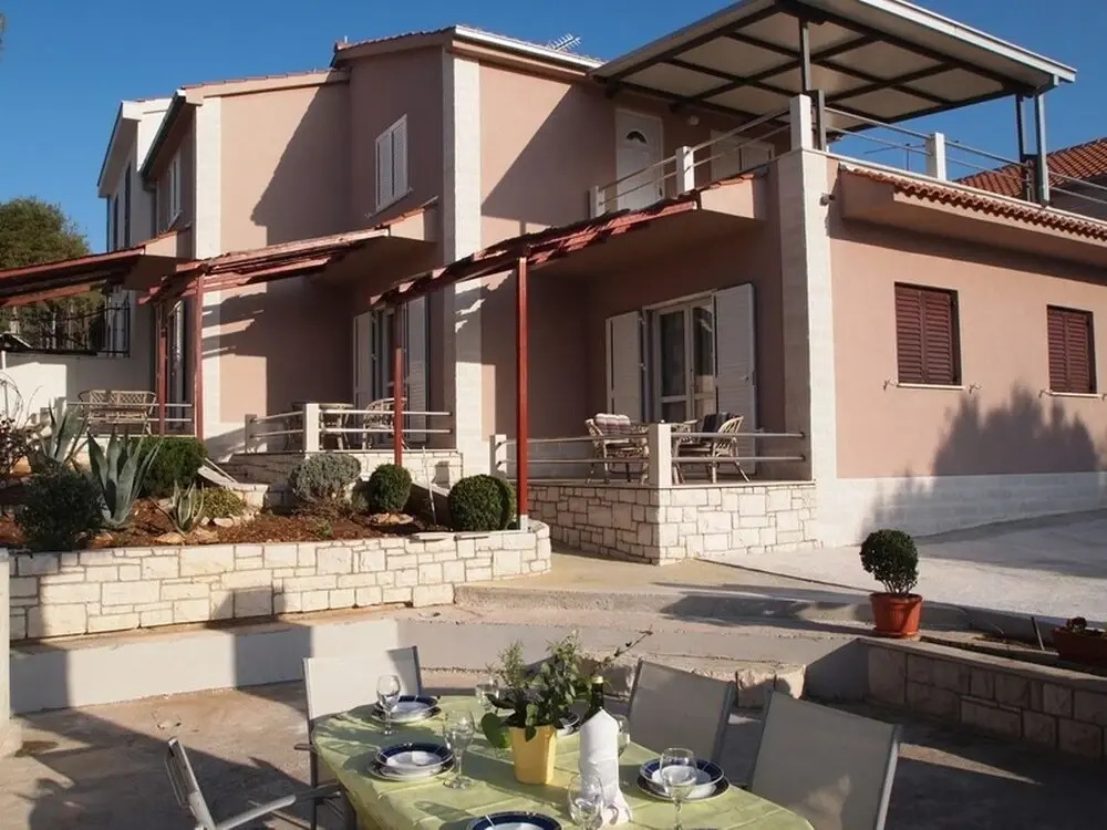 Franco - Secluded Paradise - A3 Franceska
