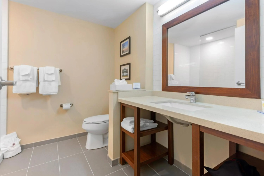 Comfort Inn & Suites