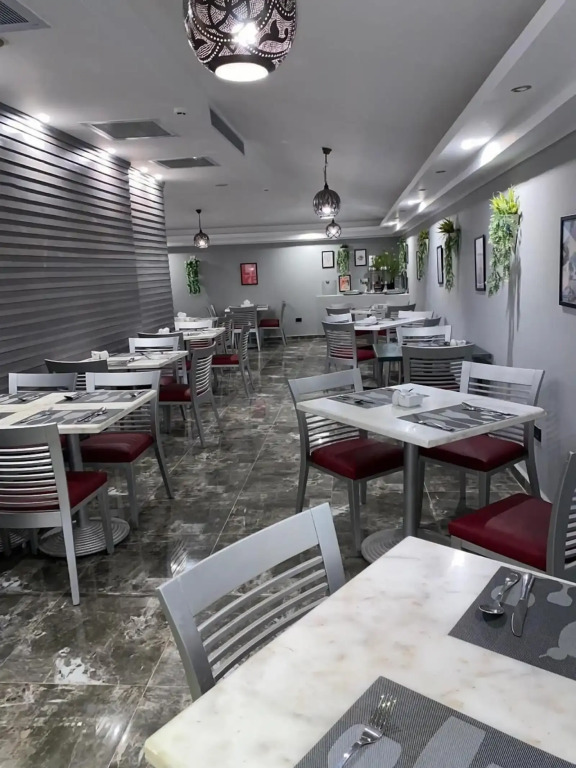 Golden Carven Hotel