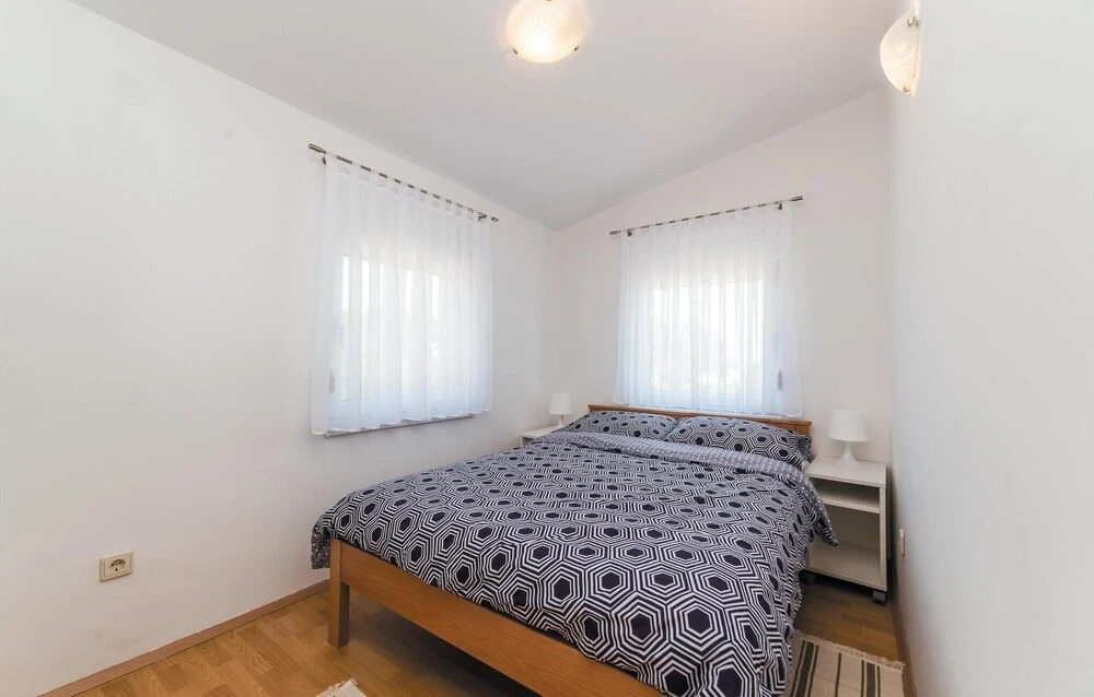 Stunning Apartment in Vir With 3 Bedrooms and Wifi