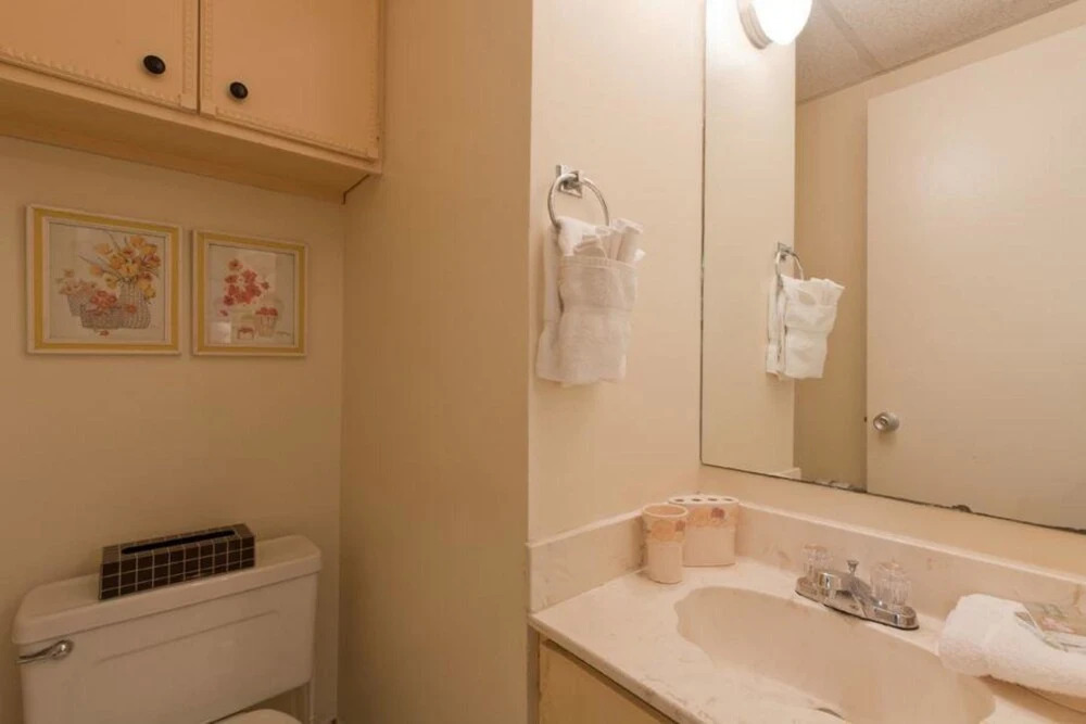 Aquarius Condominium 708