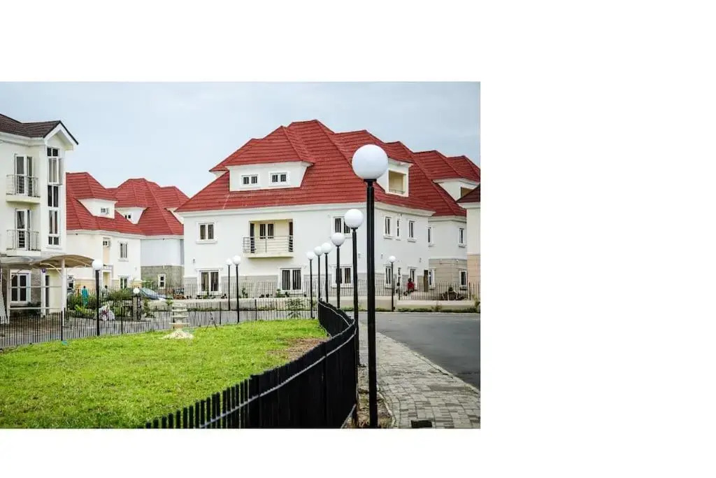 Luxury 4 Bedrooms Apartment 24Hrs Elect/WIFI/Security