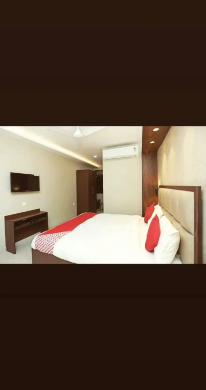Tuma Club House