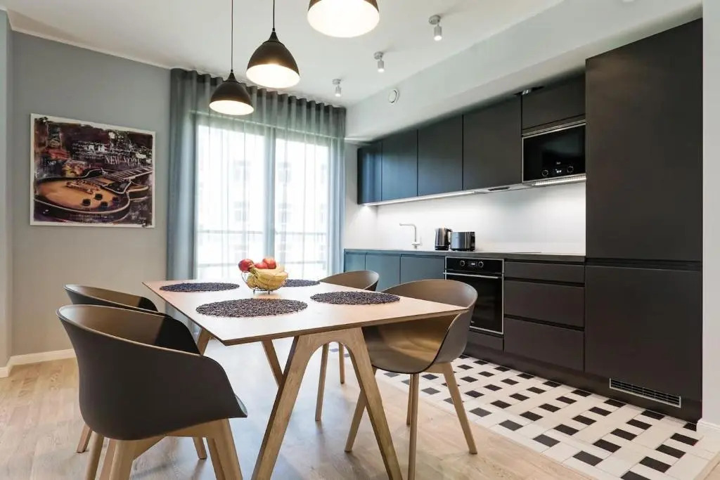 Central apartments, Quiet with Free Parking and AC