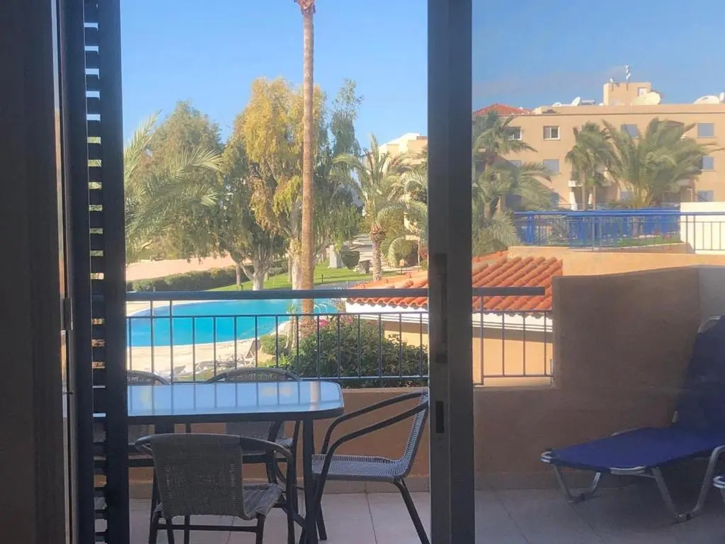 Stylish 2 bedroom apartment with seaviews in King's Palace
