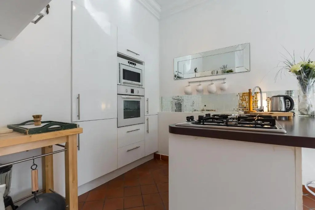 A Lovely Split Level Townhouse in the Heart of Cannes Next to the Marche Forville and the Palais - 1749