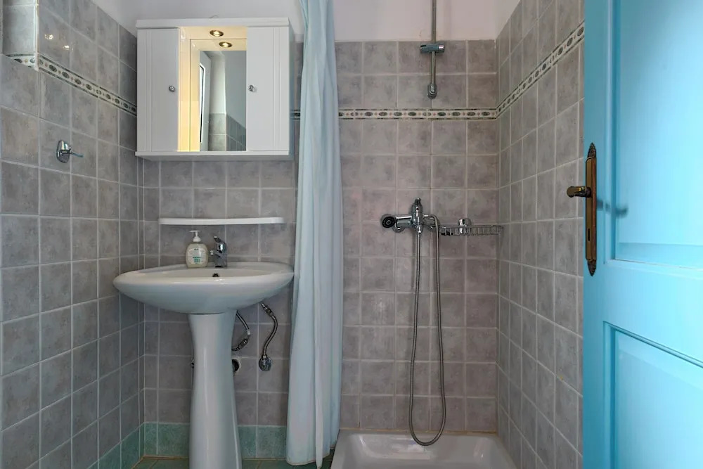 Mikro Nisi Studios & Apartments