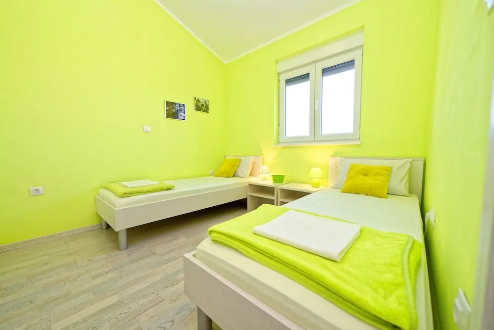 Apartment Hennion / Two Bedrooms A1 Leona