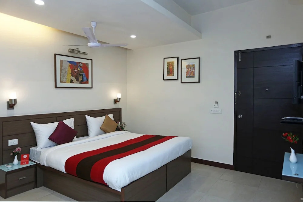 OYO 11577 Hotel Crystal Retreat