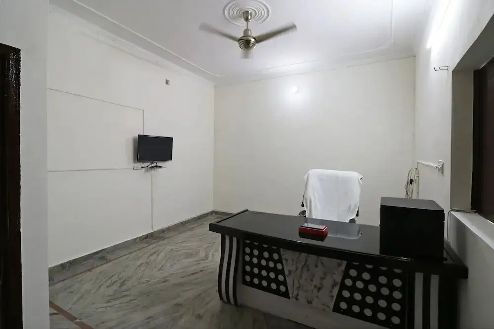 Hotel Om by OYO Rooms