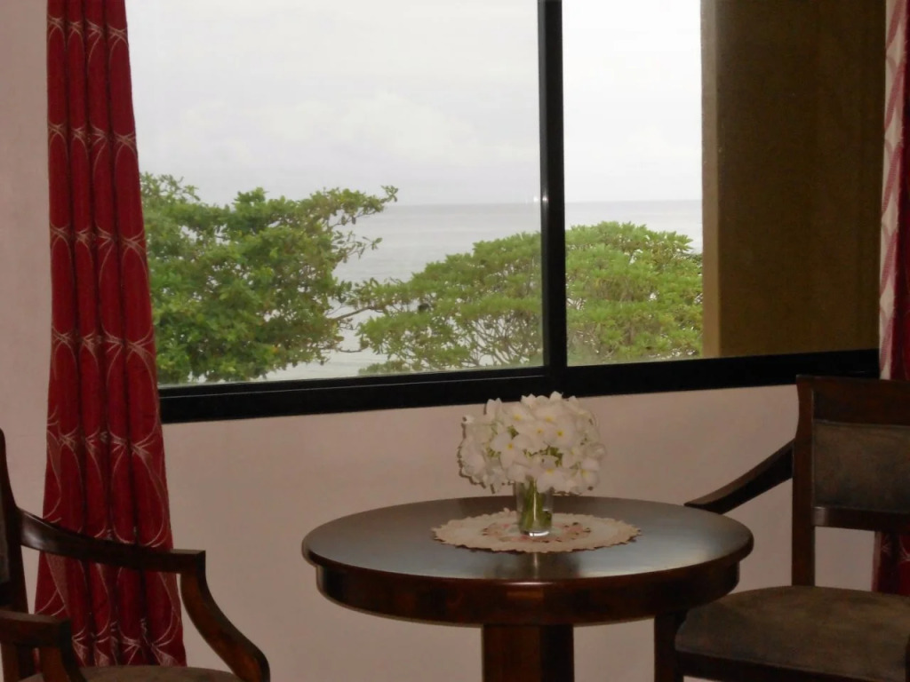 Gold View Beachfront Resort