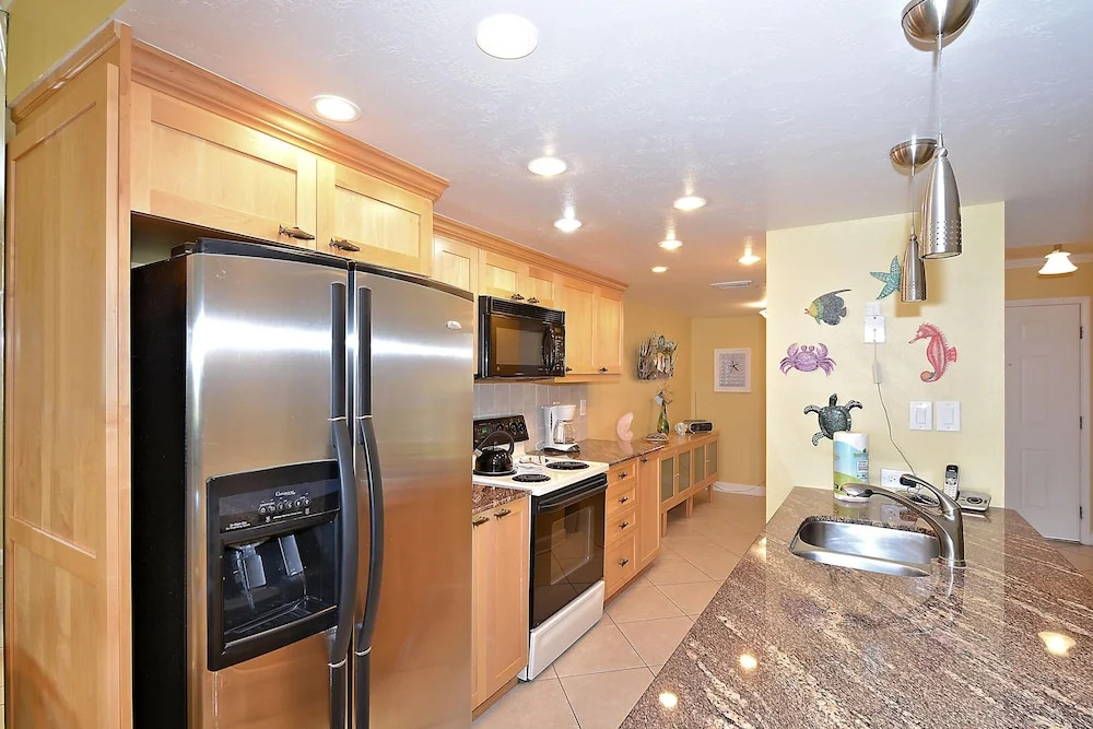Land's End 202 Building 7 Beachfront Condo / Awesome Views!