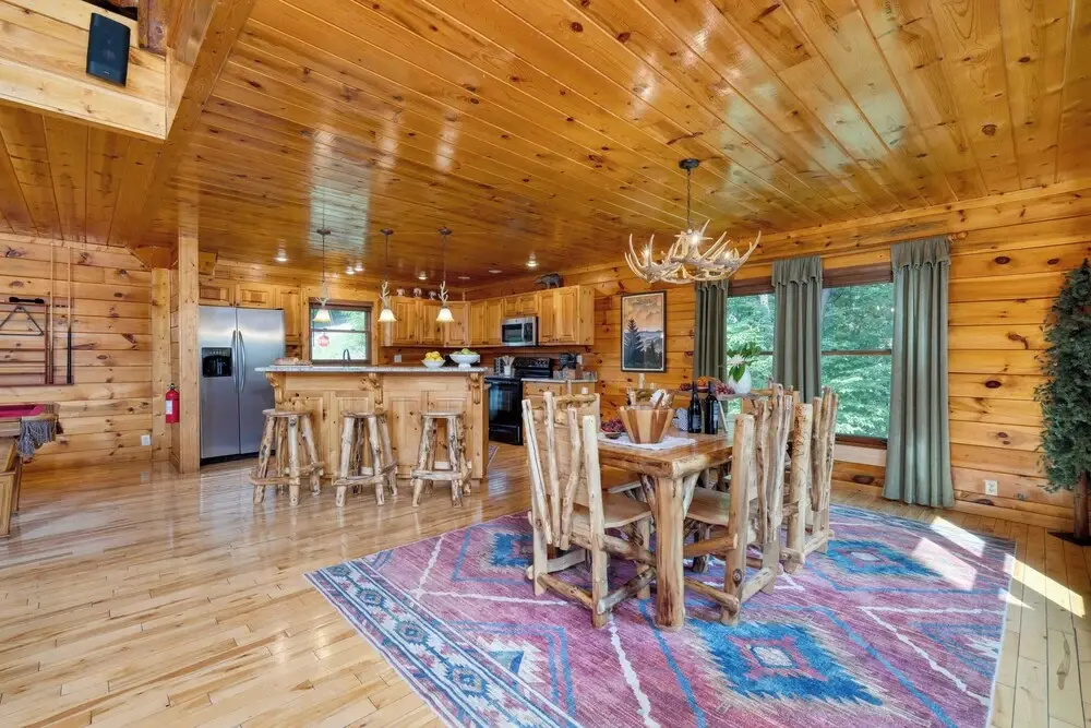 2 Homes in Big Bear by Avantstay Sleeps 22, Theater Room, Game Room, Hot Tub, Smoky Mountain Views