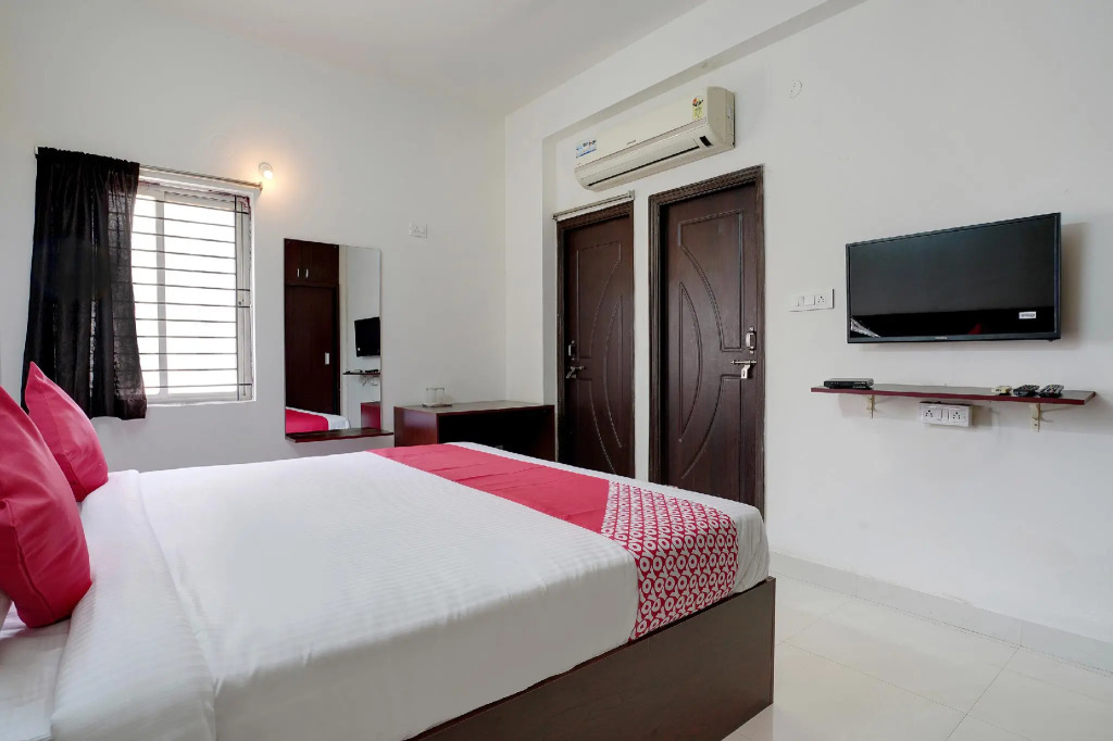 OYO 41102 Hyderabad Elite