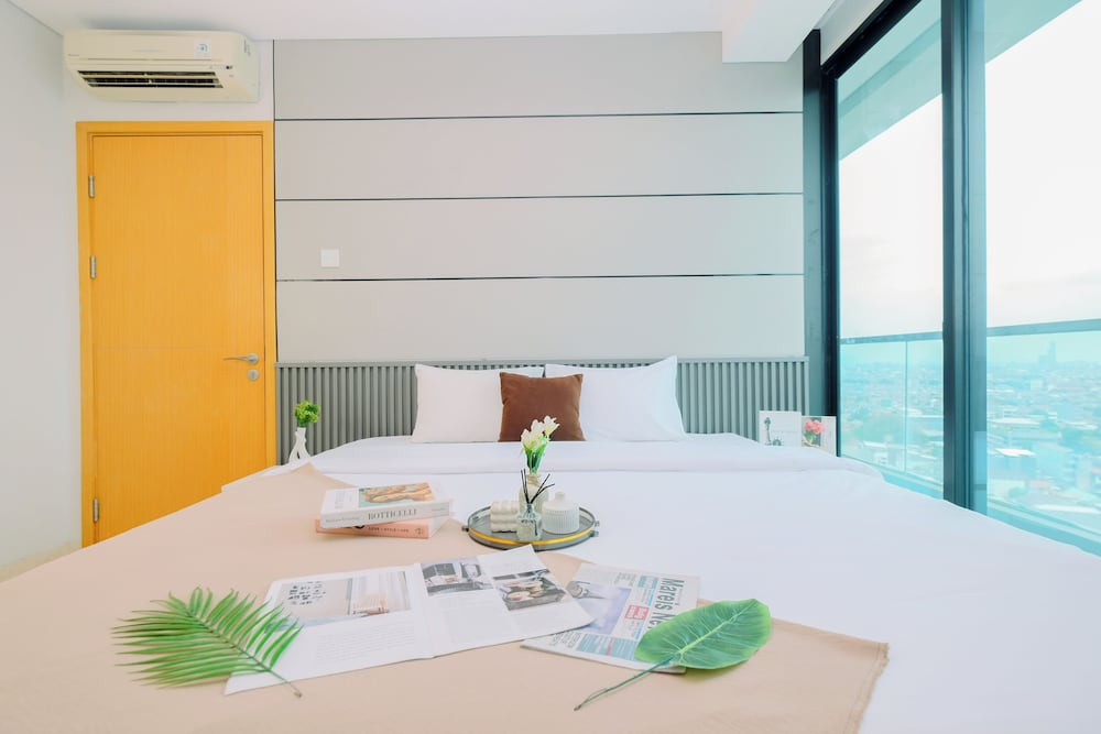 Spacious Grey 2Br At Capitol Suites Apartment