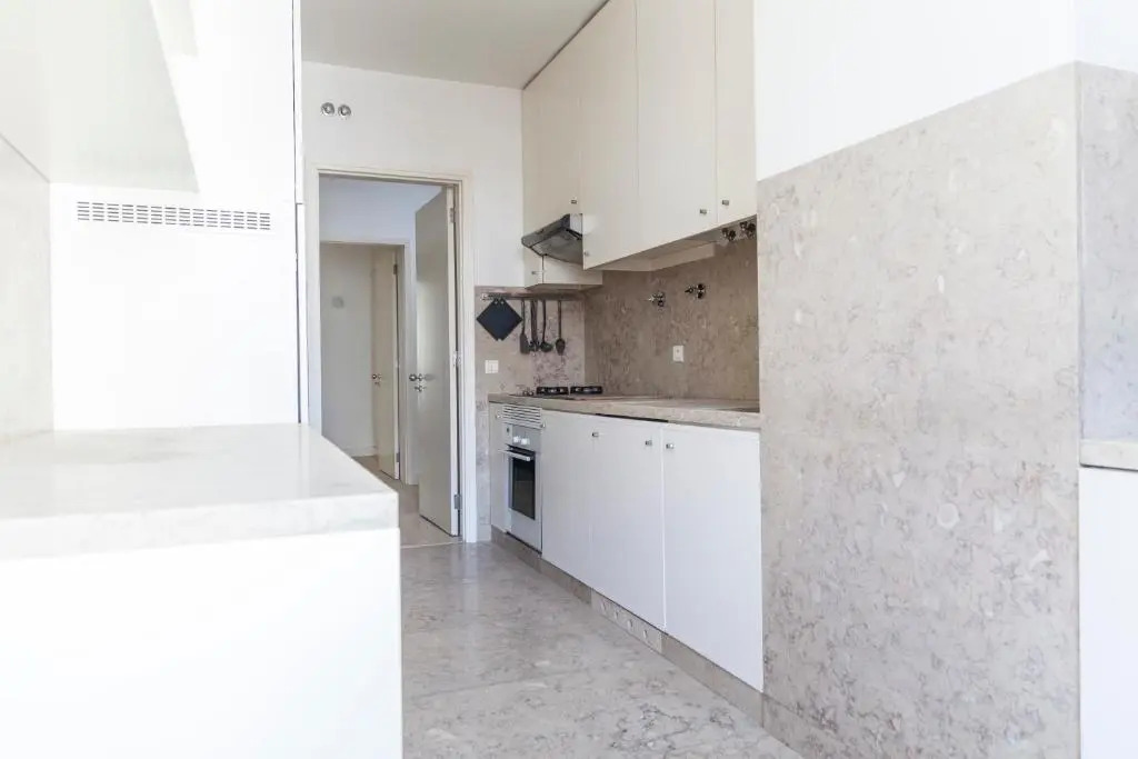 Classy 2BDR Apartment in Downtown by LovelyStay