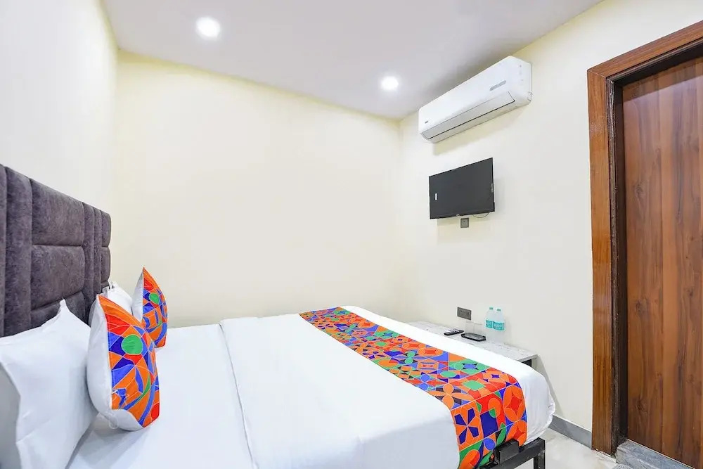 Fabhotel Yash Residency
