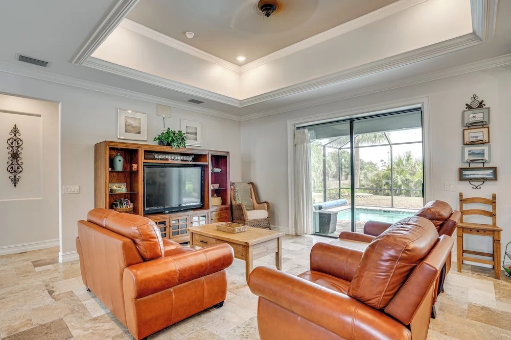 Punta Gorda Home: Great for Nurses & Professionals