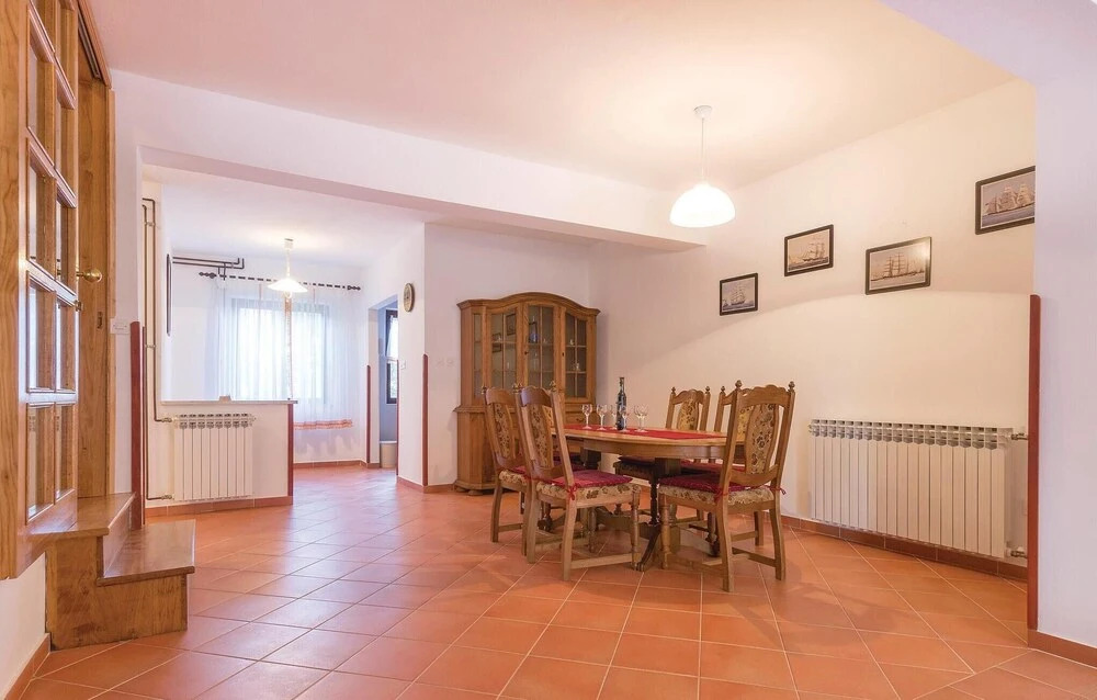 Awesome Home in Fazana With Wifi and 4 Bedrooms