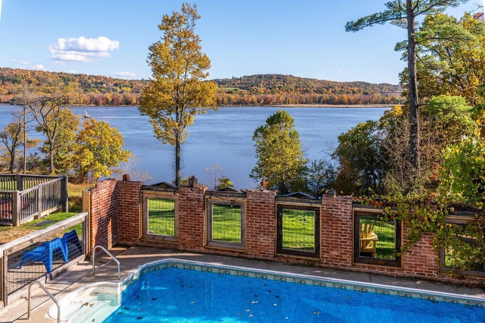 Shakespeare on the Hudson by Avantstay Two Home Buyout on the Hudson River! 22 Bedrooms!