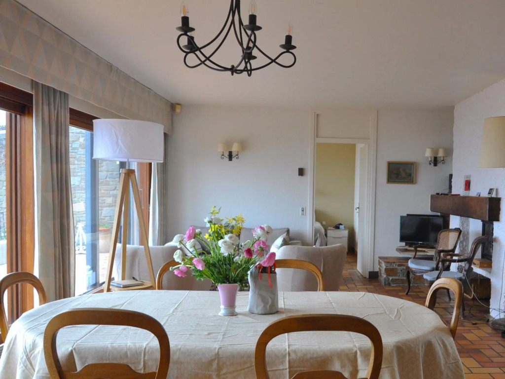 Lush Holiday Home in Bormes les Mimosas with Swimming Pool