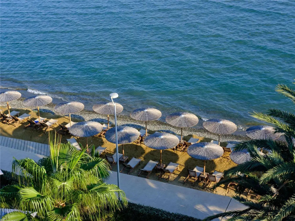 Mercure Larnaca Beach Resort