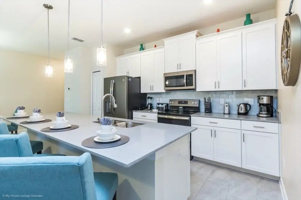Amazing Story Lake Town Home Sleeps 10 4 Bedroom Townhouse by Redawning