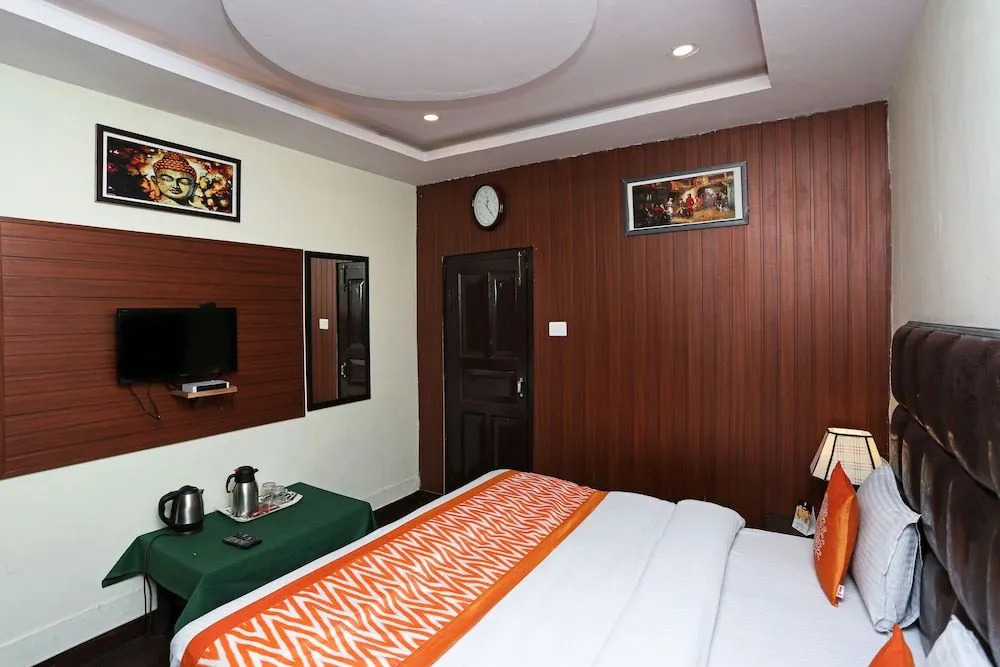 OYO 8077 Hotel Madhuban