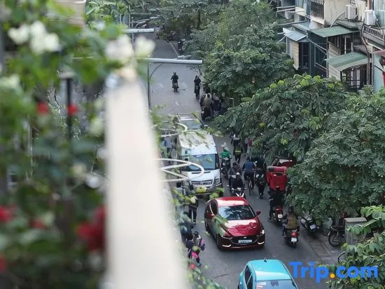 Vietnam Travelers Home 1 with Private Balcony