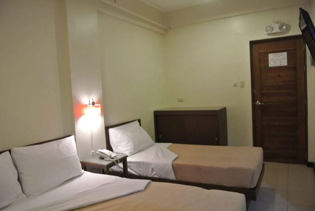 Governor Forbes Inn - Manila City Center