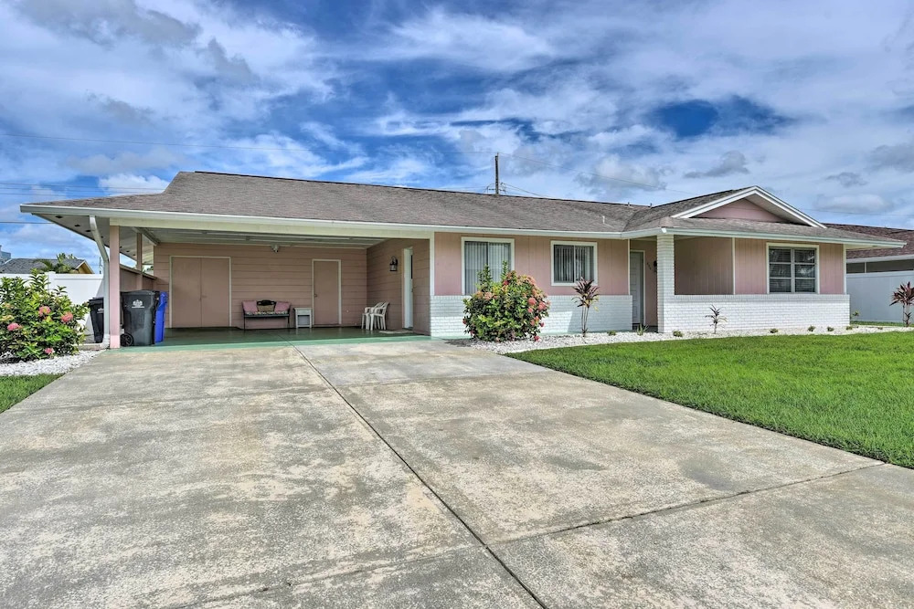 Ranch-style House w/ Pool Access in 55 + Community