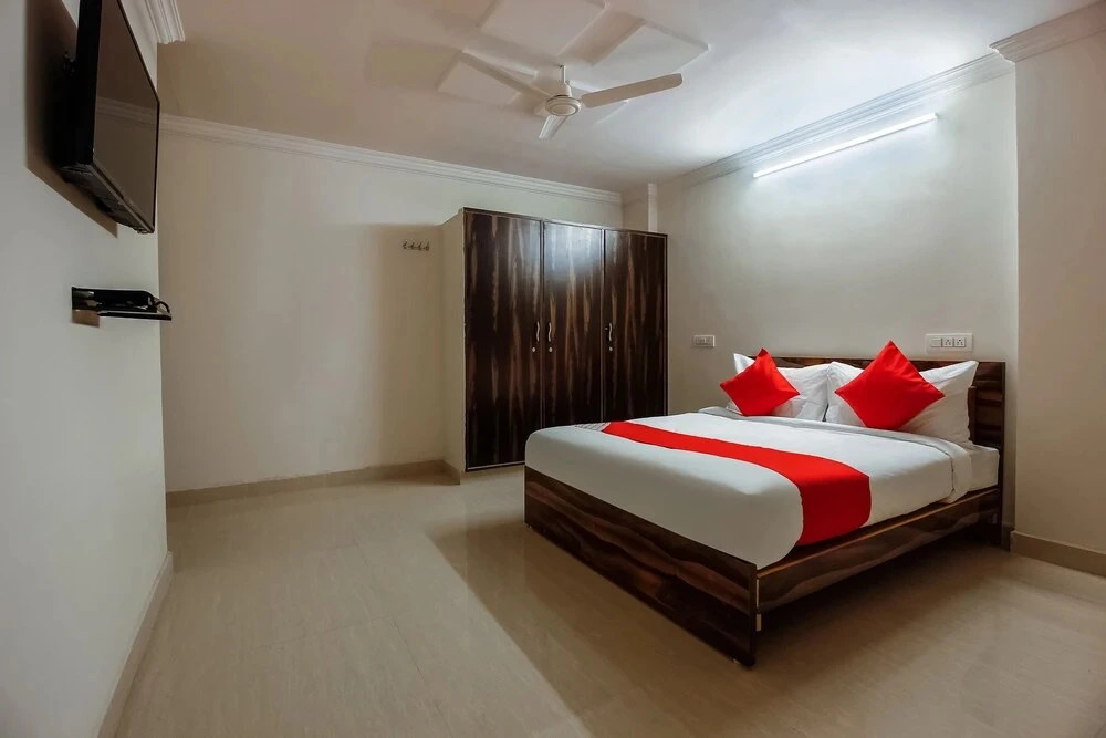 Hotel Wall Street By OYO Rooms