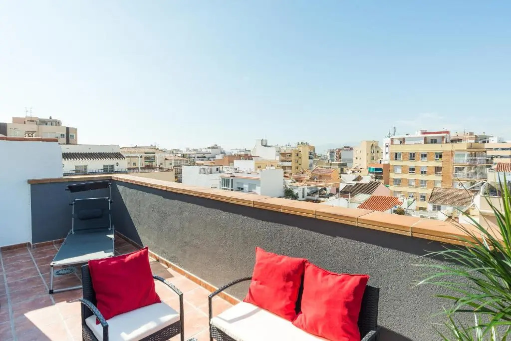 GR3-Renovated Apt Next To Old Town With Cozy Terrace